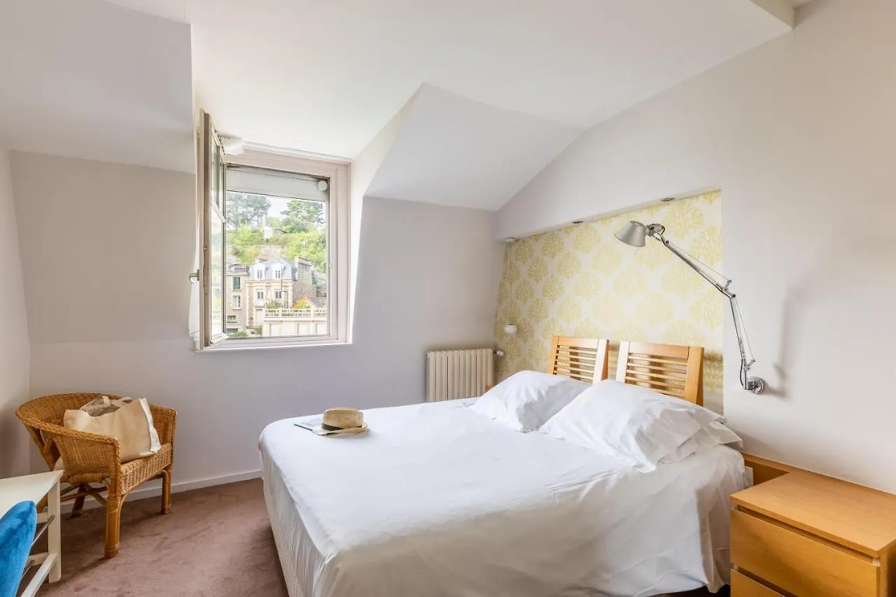 Hotel De La Vallee Dinard 3*,