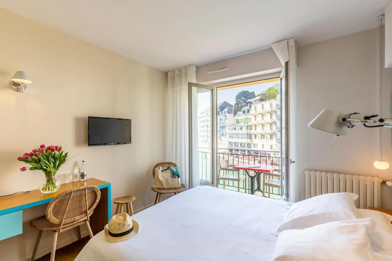 Hotel Hôtel De La Vallée Dinard