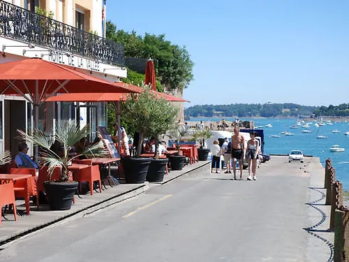 Hotel De La Vallee Dinard 3*,